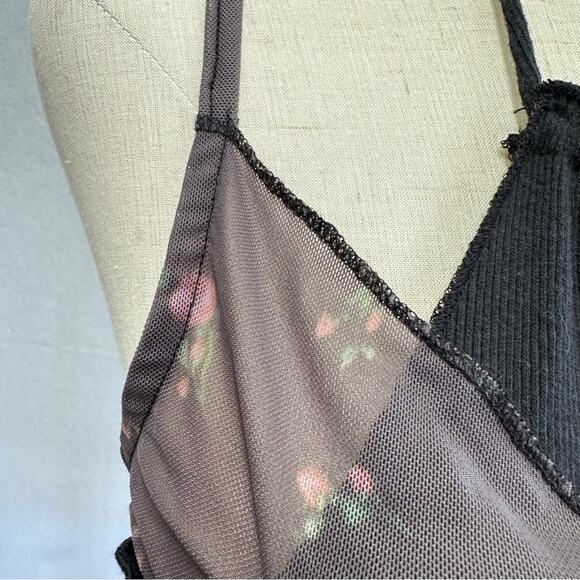 Urban Outfitters Layered Cropped Cami Mesh Floral Print Ribbed Panel Size Medium - Picture 7 of 16